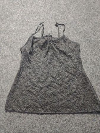 Schwarzes Spitzen-Camisole