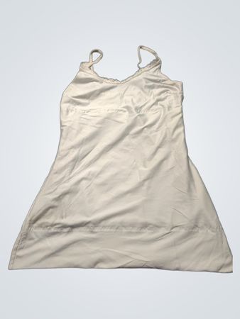 Spitzenbesatz Slipkleid