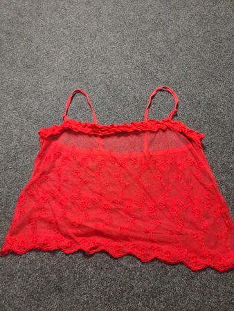 Rotes Spitzen-Babydoll-Top