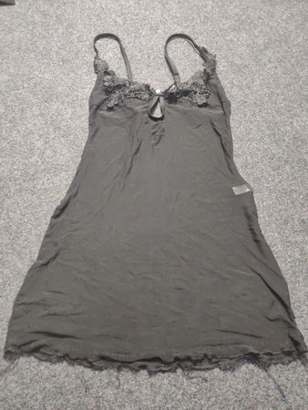 Schwarze Spitzenbesatz-Chemise