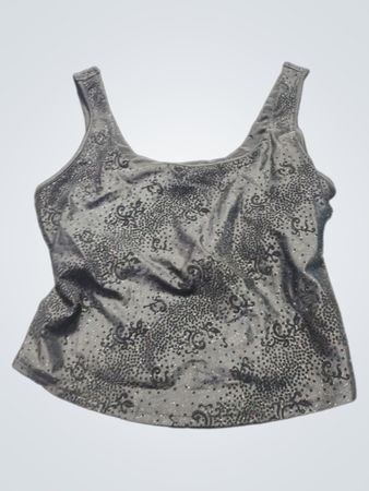 Schwarzes Tanktop mit schwarzem Muster