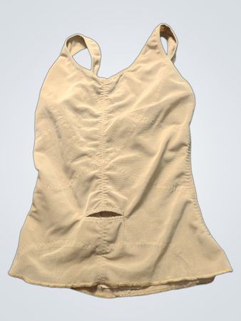 Beiger Body mit Spitzenbesatz