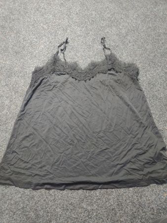 Schwarze Spitzenborte Cami