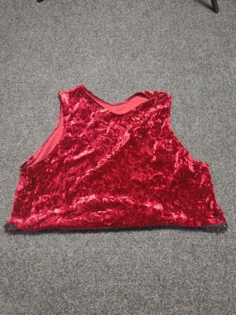 Rot samtfarbenes Top