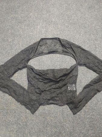 Schwarzes Spitzenbolero-Top