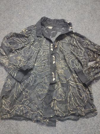 RSN COLLECTIONS Blusa com Estampa Floral Preta