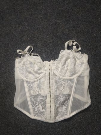 Corsetto in pizzo bianco