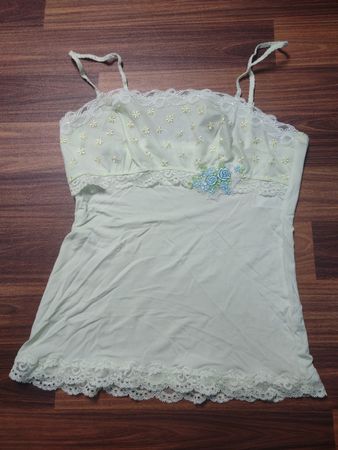 Damen Halbtransparentes Camisole mit Spitze in Hellgrün