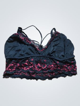 Black Lace-Trimmed Cropped Top