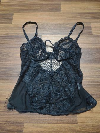 Schwarze Spitzen-Camisole