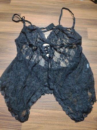 Schwarzer Spitzen-Lingerie-Body