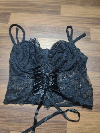 Schwarzes Spitzen-Corsage-Top mit Samtband zum Binden