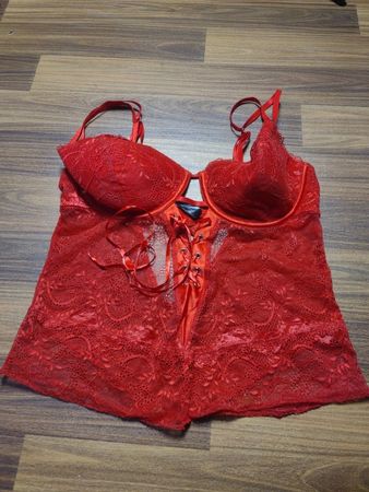 Roter Spitzen-Teddy