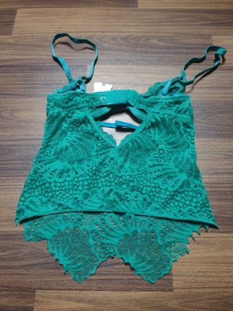 Grüne Spitzen-Camisole