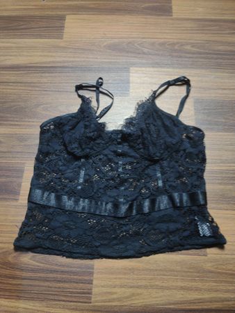 Schwarzes Spitzen-Camisole-Top