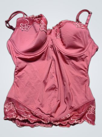 Rotes Korsett-Bodysuit mit Spitzenbesatz