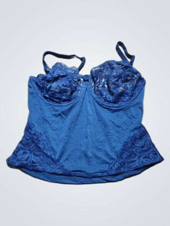 Camisol mit blauer Spitzenborte
