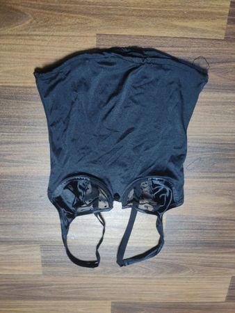 Schwarzes Spitzenbesatz-Camisole