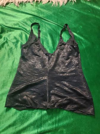 Schwarze Spitzenbesatz-Camisole