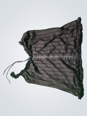 Hemdchen mit schwarzer Spitzenborte