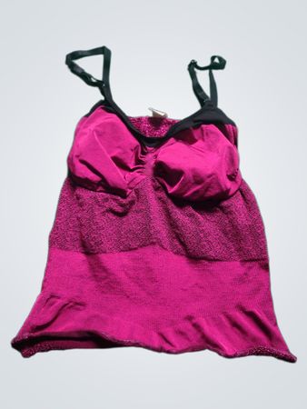 Rosa Spaghettiträgershirt mit schwarzem Rand
