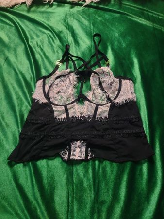 Schwarzes und rosa Spitze Dessous-Set