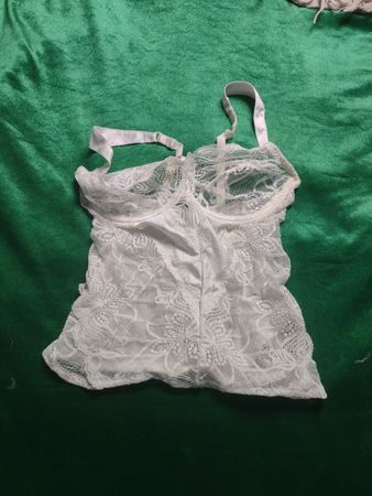 Weißer Spitzen-Bralette