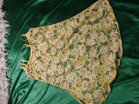 Gelbe florale Spitzenchemise