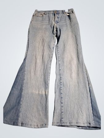 DG2 by Diane Gilman Damen Leichtwaschierte Verziert Flare Jeans