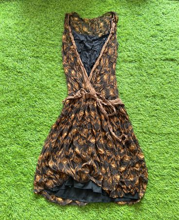 Jonathan Martin petites braunes Kleid mit Blumenmuster