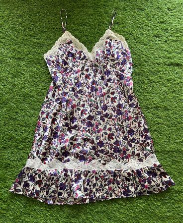 Nachthemd mit Blumenprint und Spitzenbesatz