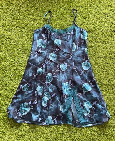 Expressions von California Dynasty Floral Lace Trim Slip Dress