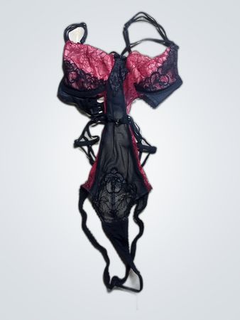 Lace lingerie set