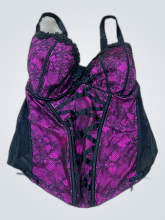 Curvaceous Purple Lace Corset