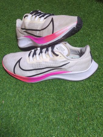 Lululemon leggings or Nike trakpant or shoes