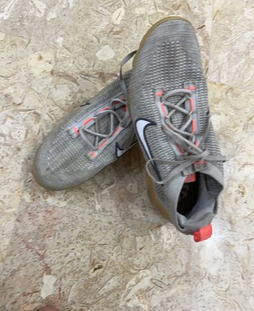 Nike Graue Laufschuhe