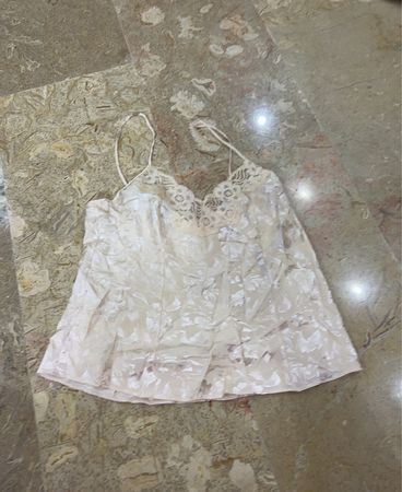 Top in satin con pizzo non marchiato