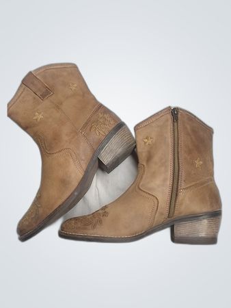 Vivion Ankle Boots