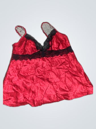 Babydoll de Seda Vermelha com Renda Preta