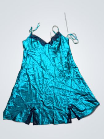 Nuisette en satin teal
