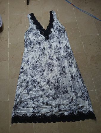Elegant Floral Lace Trim Nightgown