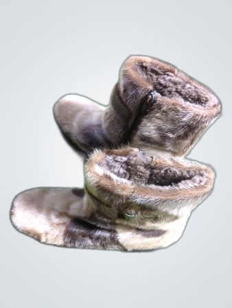 Braune mit Fell gefütterte Reißverschlussstiefel