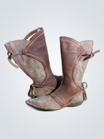 El Naturalista Suede Leather Boots