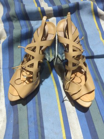 Papier Sandalen mit Riemchen und Absatz