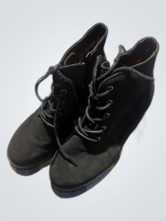 Unbranded Schwarze Schnür-Stiefeletten