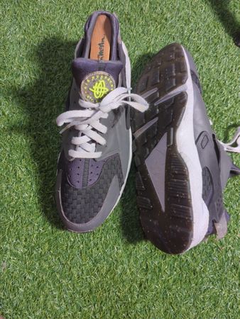 Nike Air Huarache Grey Sneakers