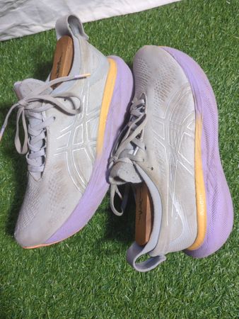 Baskets en mesh gris ASICS