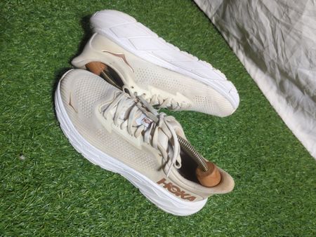 Hoka One One Bondi Sneakers - Cream