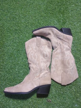 Pull&Bear Tan Cowboy Boots