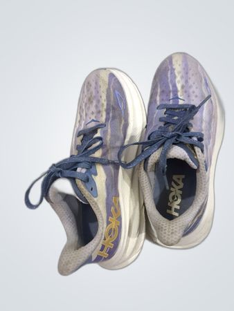 HOKA Clifton 9 Sneakers